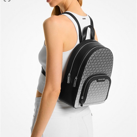 Michael Kors Jaycee Medium Ombré Signature Logo Backpack
Black 
NWT - Picture 4 of 14
